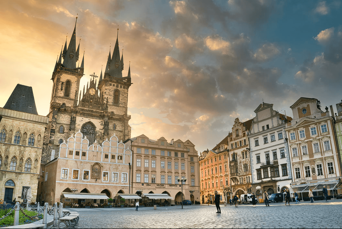 Prague Castle: Istana Abad Pertengahan Terbesar di Dunia di Tengah Kota  Praha