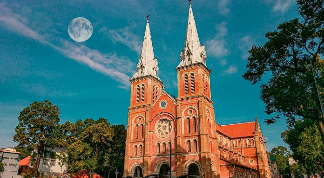 Saigon Notre-Dame Basilica: Simbol Sejarah dan Keindahan di Vietnam