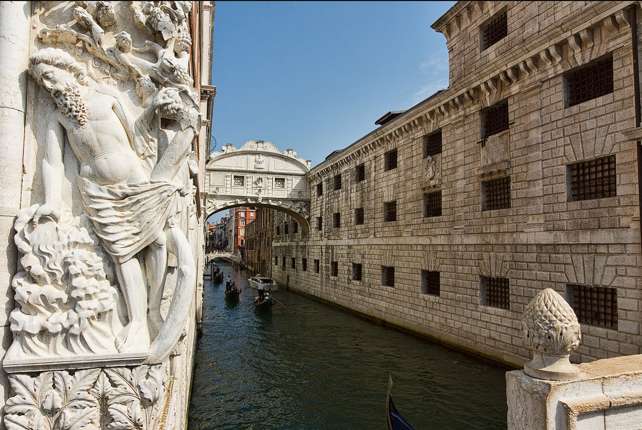 Terpesona oleh Romantisnya Legenda Cinta di Jembatan Terkenal The Bridge of Sighs, Venesia