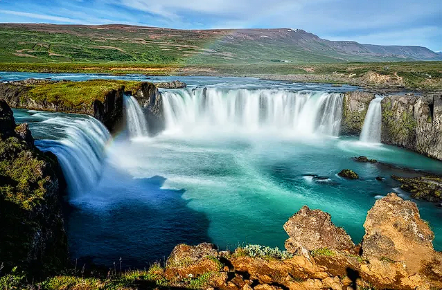 Menakjubkan! Keindahan Air Terjun Gullfoss yang Mengagumkan di Islandia